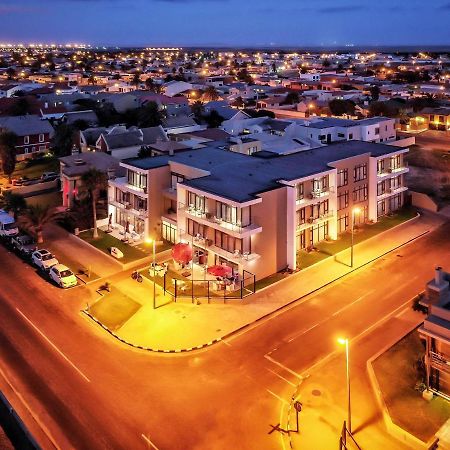 Flamingo Villas Boutique Hotel Уолфиш-Бей Экстерьер фото