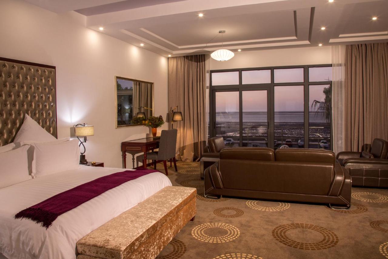 Flamingo Villas Boutique Hotel Уолфиш-Бей Экстерьер фото