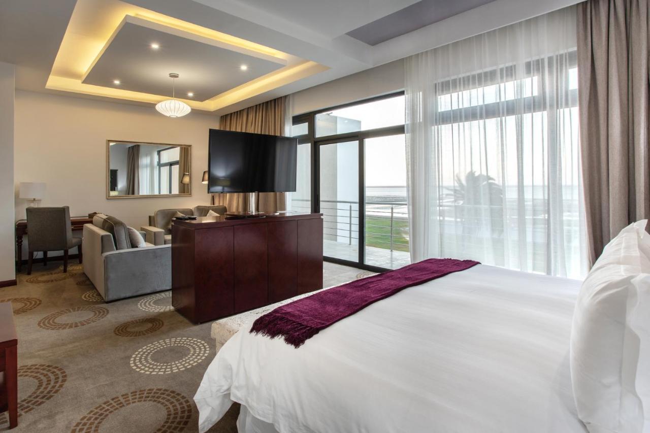 Flamingo Villas Boutique Hotel Уолфиш-Бей Экстерьер фото