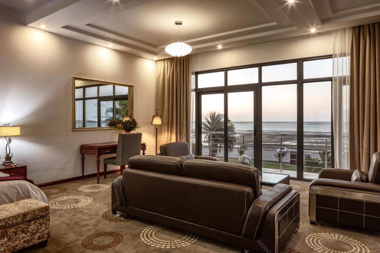 Flamingo Villas Boutique Hotel Уолфиш-Бей Экстерьер фото