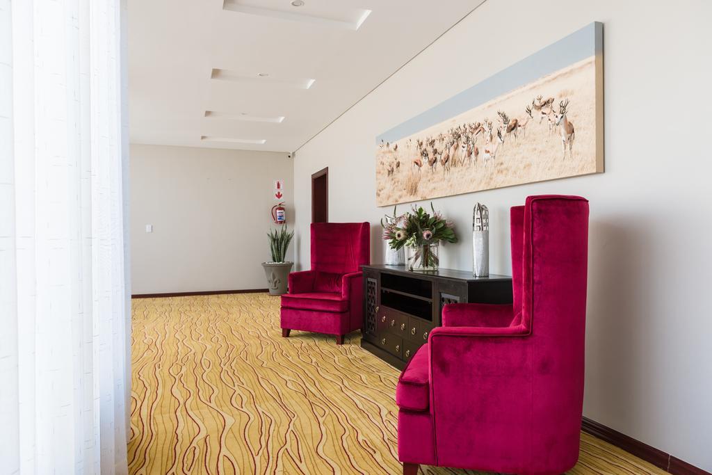 Flamingo Villas Boutique Hotel Уолфиш-Бей Экстерьер фото